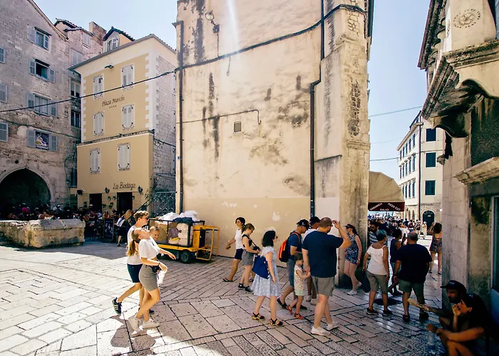 Plaza Marchi Old Town - Mag Quaint & Elegant Boutique Hotels