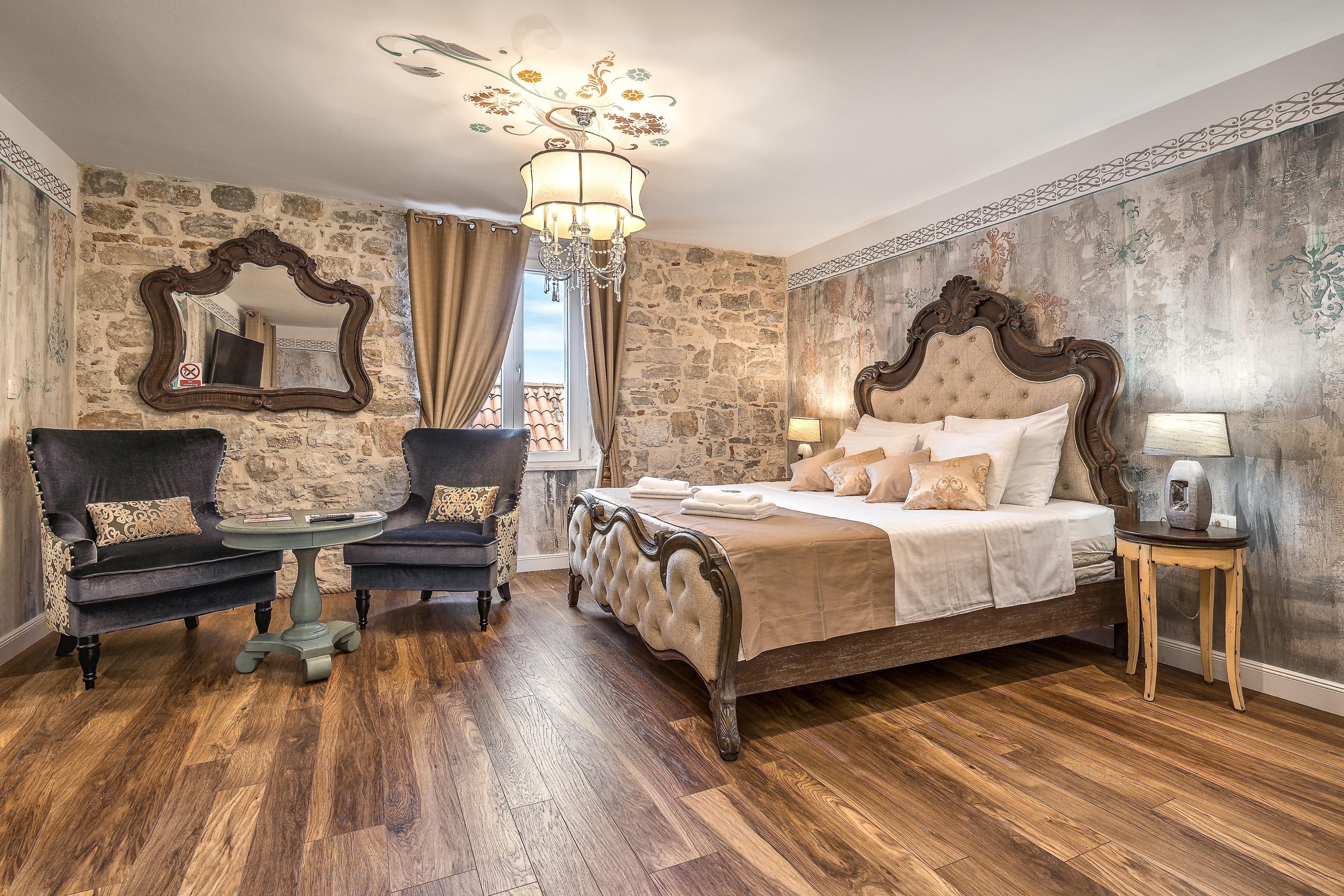 Hotel Plaza Marchi Old Town