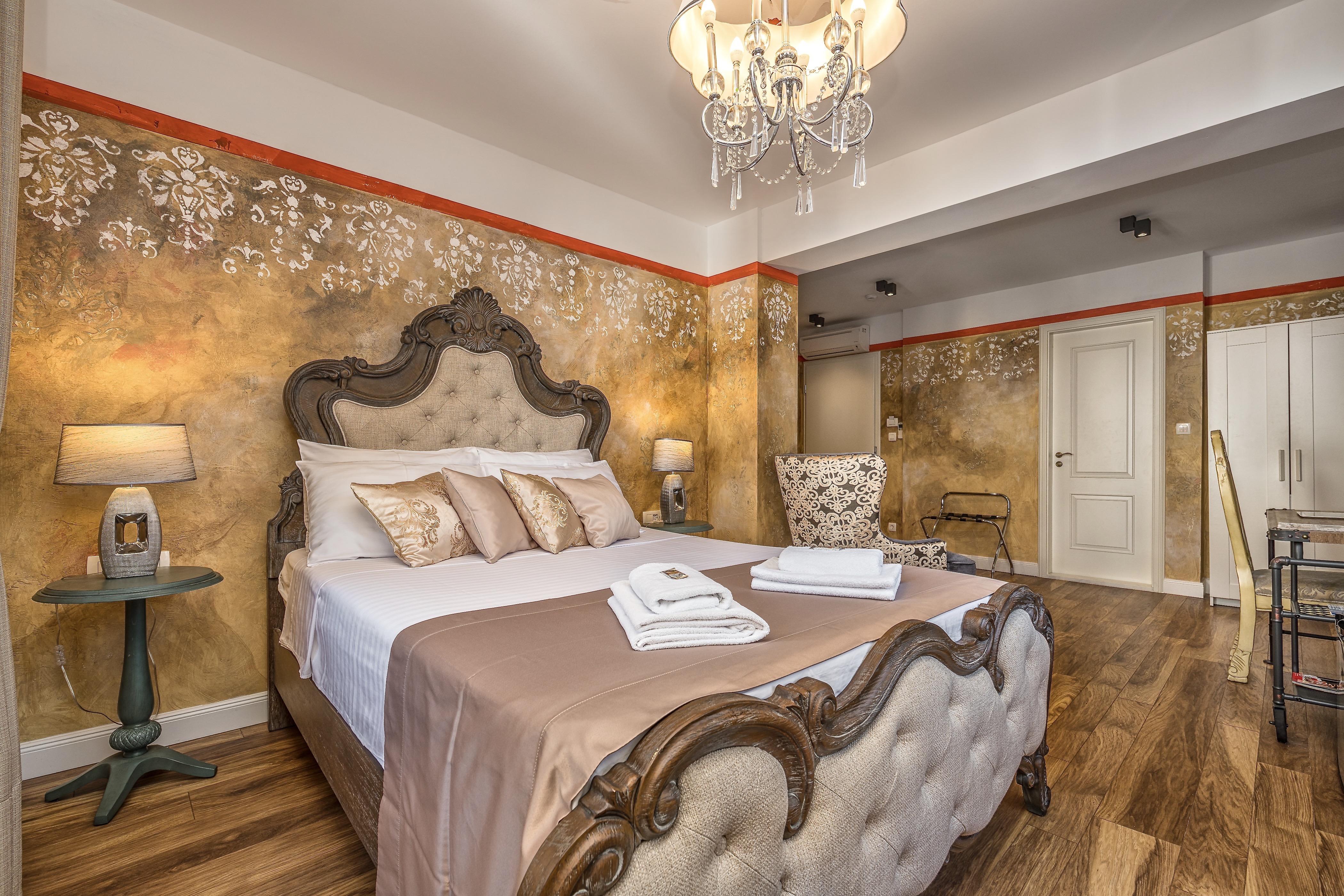 Plaza Marchi Old Town Hotel 4*