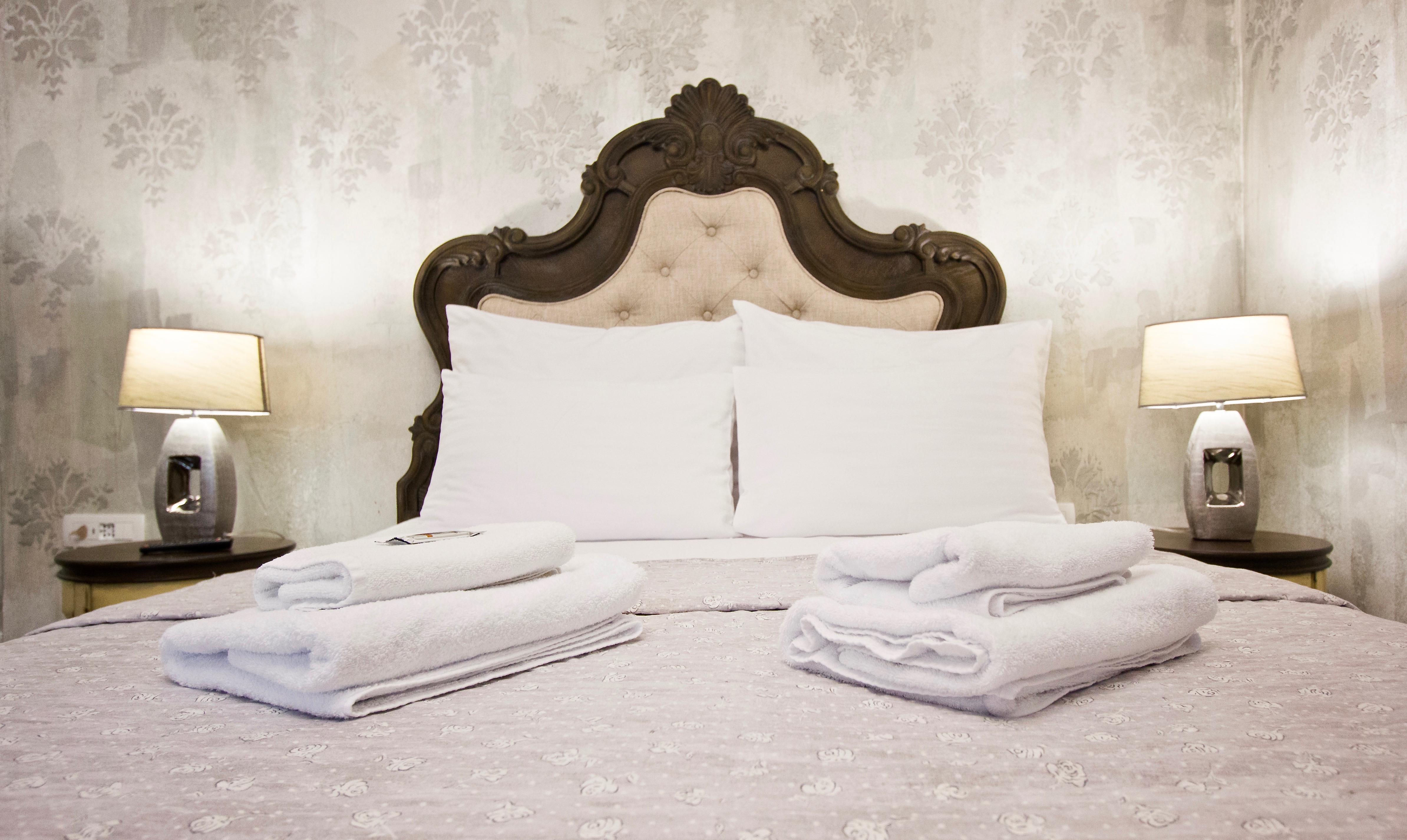 Hotel Plaza Marchi Old Town 4*